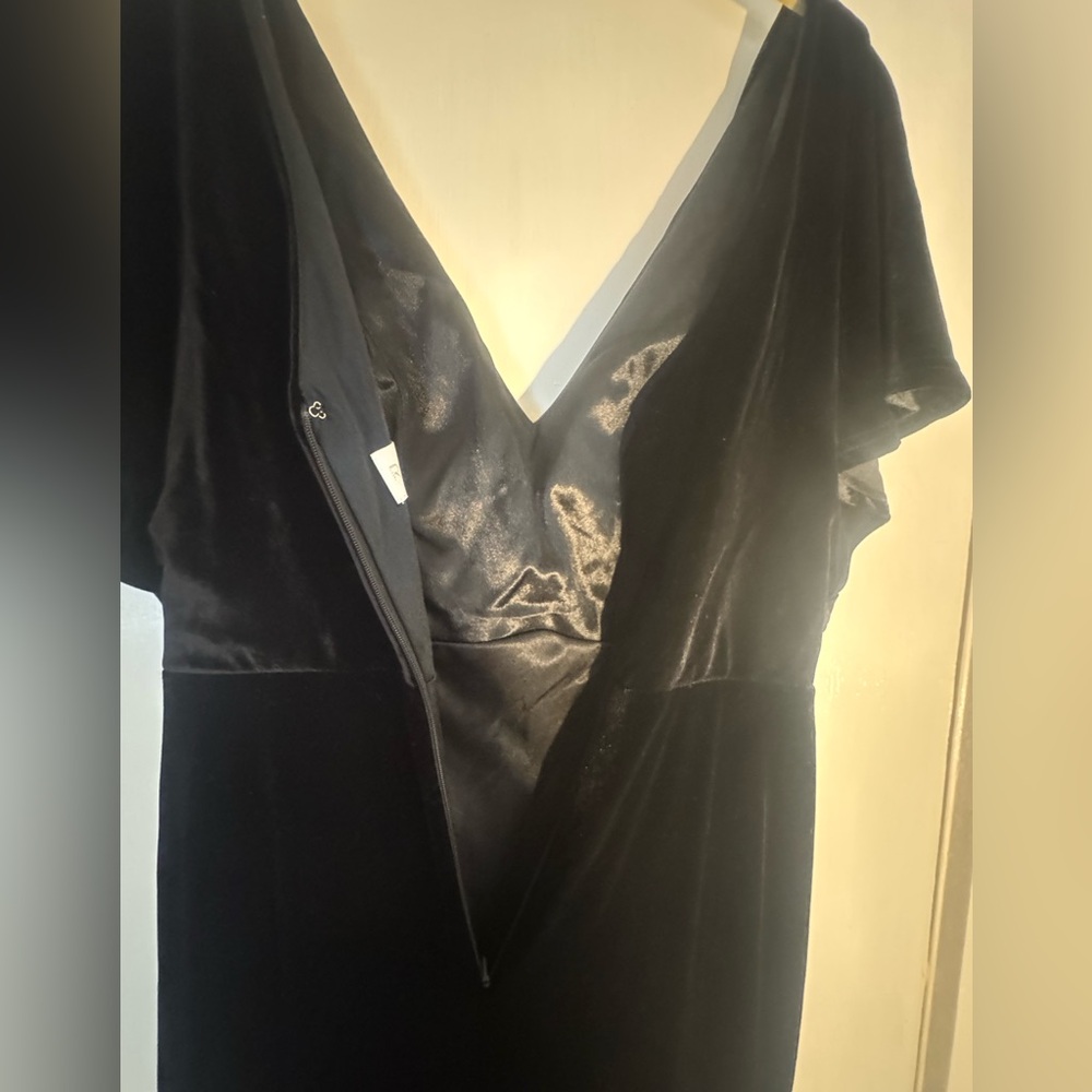 REVELRY Black “Gwen” Velvet Gown Flowy V Neck Party Holiday Formal Evening Dress - Picture 12 of 12